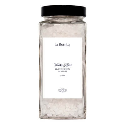 La Bomba Winter Haze Bath Salt Sól do kąpieli o świątecznym zapachu christmas pudding, pomarańczy i cynamonu 680 g