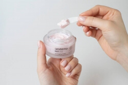 Sesderma Reti Age Cream Anti Aging + Retises 0,5% ZESTAW Krem przeciwzmarszczkowy 50 ml + Regenerujący krem przeciwzmarszczkowy 30 ml