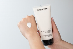 Academie Lait Corps Post-Epilation Mleczko do ciała po depilacji 200 ml
