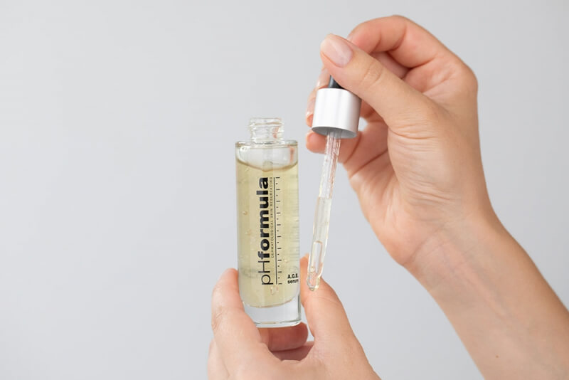pHformula AGE Serum + Roller Topestetic ZESTAW Aktywne serum przeciwstarzeniowe 36 ml + Roller z różowego kwarcu 1 szt