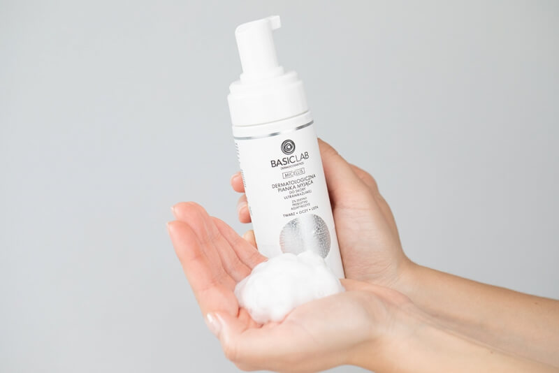 BasicLab Dermatologiczna Pianka Myjąca Dermatologiczna pianka myjąca do skóry ultrawrażliwej 150 ml