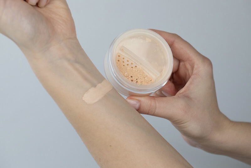 Clare Blanc Beige 330 Podkład mineralny SPF 15 - kolor beżowy/jasny (Beige 330) 14 g