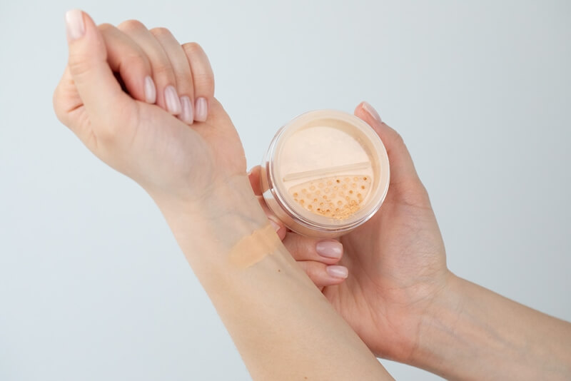 Clare Blanc Warm 550 Podkład mineralny SPF 15 - kolor ciepły/średni (Warm 550) 14 g