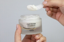 Resibo Royal Therapy + Work Work Work ZESTAW Arcykrem do szyi i dekoltu 50 ml + Balsam ujędrniający 200 ml + Kosmetyczka 1 szt