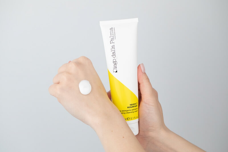 Diego dalla Palma Renewing And Brightening Routine Set ZESTAW Zmywacz złuszczający 150 ml + Tonik 200 ml + Krem ochronny na dzień 50 ml + Maska na przebarwienia 50 ml