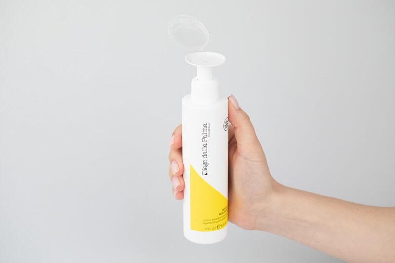 Diego dalla Palma Renewing And Brightening Routine Set ZESTAW Zmywacz złuszczający 150 ml + Tonik 200 ml + Krem ochronny na dzień 50 ml + Maska na przebarwienia 50 ml