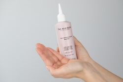 The Hair Boss The Weightless Water Błyskawiczna odżywka wygładzająca w płynie 150 ml