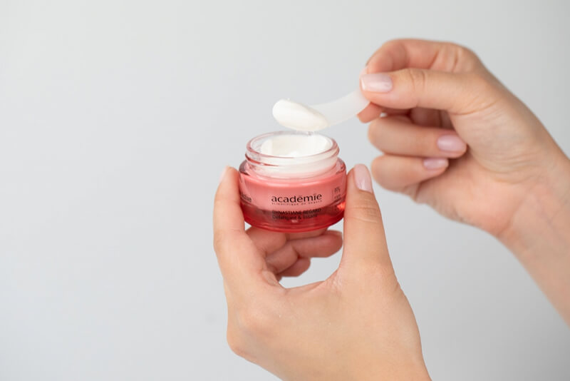 Academie Dynastiane Regard Defatigant & Lissant Przeciwzmarszczkowy krem na okolice oczu i ust 30 ml