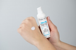 Elementre Exfoliating + Illuminating ZESTAW Delikatna pianka 120 ml + Złuszczający żel na noc 40 ml + Serum z 30% kompleksem witaminy C, 30 ml GRATIS