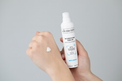 Elementre Exfoliating + Nourishing + Illuminating ZESTAW Oczyszczająca pianka do ciała 120 ml + Krem odżywczy 50 ml + Serum z 30% kompleksem witaminy C, 30 ml GRATIS