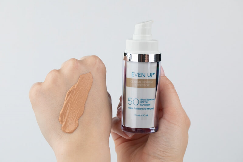 Colorescience Even Up SPF 50 Produkt 3 w 1 rozjaśnianie, korygowanie i ochrona 30 ml
