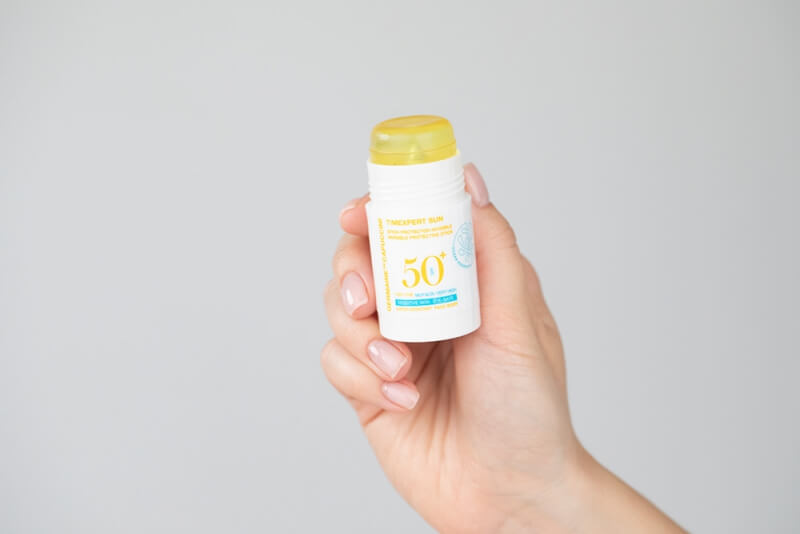 Germaine de Capuccini Timexpert Sun Protect Set Two ZESTAW Regenerujący zabieg na twarz po opalaniu 50 ml + Niewidoczny sztyft ochronny SPF 50+ 25 ml + kosmetyczka 1 szt