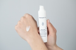 Health Labs Care Balance On Serum Serum wcierka regenerująca do skóry głowy 50 ml