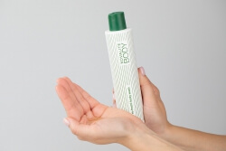 Kovalite Skin Wash It! + Chill Out! + Re-Fresh! ZESTAW Żel do mycia twarzy 20 ml + Krem nawilżający do twarzy 20 ml + Żel do mycia ciała 200 ml