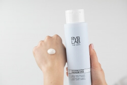 RVB LAB Make Up Hydrating Body Cream Nawadniający balsam do ciała 350 ml
