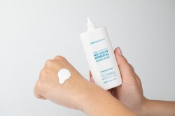 Colorescience Total Protection No Show SPF 50 Mineral Sunscreen Mineralny filtr przeciwsłoneczny 78 ml
