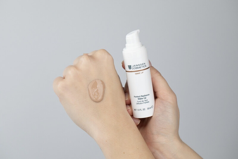 Janssen Cosmetics Perfect Radiance Make Up Podkład do perfekcyjnego rozświetlenia skóry (Kolor 02) 30 ml