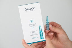 Thalgo Velvet Cleansing Milk + Energising Concentrated Shot + Bubble Band ZESTAW Mleczko do demakijażu 200 ml + Koncentrat ze spiruliną 7x 1,2 ml + Opaska kosmetyczna 1 szt GRATIS