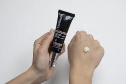 Ella Bache Magistral Serum Blanc de Teint 6,7% Multi-korygujące serum rozjaśniające 30 ml