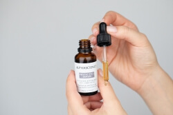 Alphascience Phytic TC Serum + Surface CR ZESTAW Serum ujędrniająco-regenerujące 30 ml + Krem silnie nawilżający i regenerujący 30 ml + Kosmetyczka 1 szt