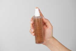 RVB LAB Make Up Face & Body Glow Mist Rozświetlająca woda do twarzy i ciała 100 ml