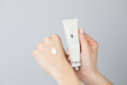 Sisters Aroma Smart Hand Cream Sea Salt Krem do rąk - Sól morska i bursztyn 30 ml