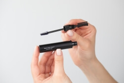 Revitalash Hi-def Brow Gel Wielozadaniowy stylizująco-koloryzujący żel do brwi﻿ - bezbarwny 7,4 ml