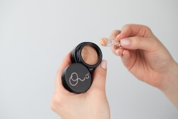 Oio Lab Hyperfresh Balm - Quantum Glow Pielęgnujący Rozświetlacz 10 g