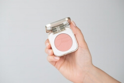 Jane Iredale Pure Pressed Blush Róż prasowany, antyutleniający (kolor Barely Rose) 3,2 g