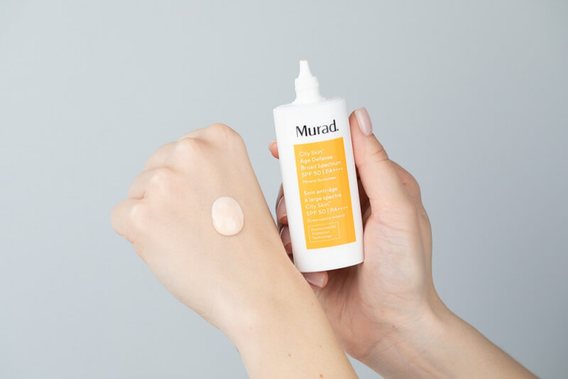 Murad Healthy Skin ZESTAW Serum redukujące cienie i opuchnięcia pod oczami 15 ml + Ochronny krem miejski SPF 50 50 ml