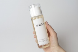 Medik8 C-Tetra Cream + Press & Glow ZESTAW Antyoksydacyjny krem z witaminą C 50 ml + Tonik z 5,5% glukonolaktonem 200 ml + Kosmetyczka