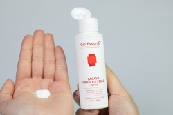 Cell Fusion C Calming Down Cream + Papaya Granule Peels ZESTAW Krem łagodzący do skóry wrażliwej 50 ml + Peeling enzymatyczny 50 g + Kosmetyczka 1 szt