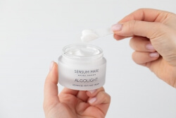 Sensum Mare Light And Fresh Skin ZESTAW Tonik 200 ml + Krem o lekkiej konsystencji 50 ml + Krem do rąk 50 ml + Woreczek 1 szt GRATIS