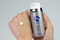 iS Clinical Czysta skóra ZESTAW Żel 180 ml + Serum 15 ml + Serum 15 ml + Krem ochronny 100 g