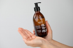 Veoli Botanica Silky Smooth Oil Body Set ZESTAW wygładzająco - nawilżająca maska do ciała w formie peelingu 2w1 180 ml + Nawilżająco - transformujący olejek myjący do ciała 290 ml