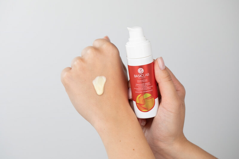 BasicLab Odnowa i Stymulacja Serum 1% retinolu, 5% witaminy C, koenzym Q10 i 2% komórek macierzystych 30 ml