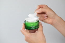 Dr Ceuracle Cleansing Foam + BHA and Matcha Ampoule + Tea Tree Purifine Cream ZESTAW Pianka 150 g + Ampułka 30 ml + Krem 50 g + Kosmetyczka 1 szt