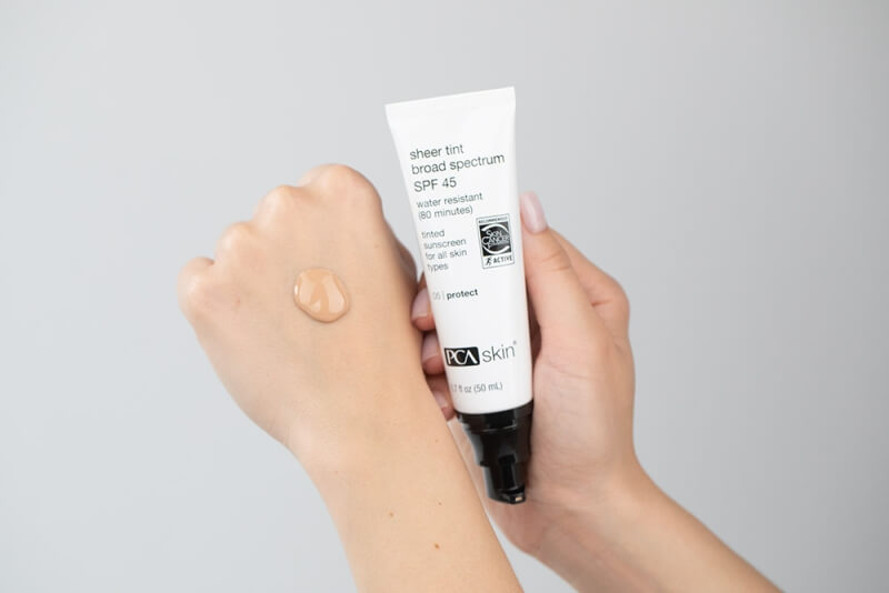 PCA Skin Sheer Tint Broad Spectrum SPF 45 Tonujący krem wodoodporny z wysoką ochroną przeciwsłoneczną 50 ml