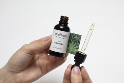 Creamy Olej Moringa Olej z drzewa długowieczności, tłoczony na zimno 30 ml