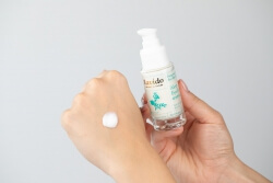 Lavido Age Away ZESTAW Krem o działaniu anti-aging 50 ml + Odmładzający krem na okolice oczu 30 ml + Kosmetyczka 1 szt