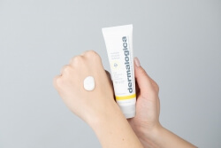 Dermalogica Invisible Physical Defense SPF 30 Lekki ochronny krem z filtrem fizycznym 50 ml