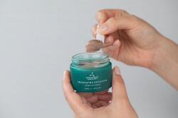 Aromatherapy Associates Resurfacing Exfoliator Złuszczający peeling do twarzy 50 ml