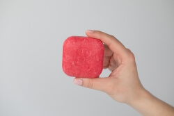 Soap For Globe Malina Set ZESTAW Ultraodżywczy szampon do włosów 1 szt. + Ultraodżywcza kostka myjąca do ciała 1 szt. + Odżywka do włosów 1 szt.