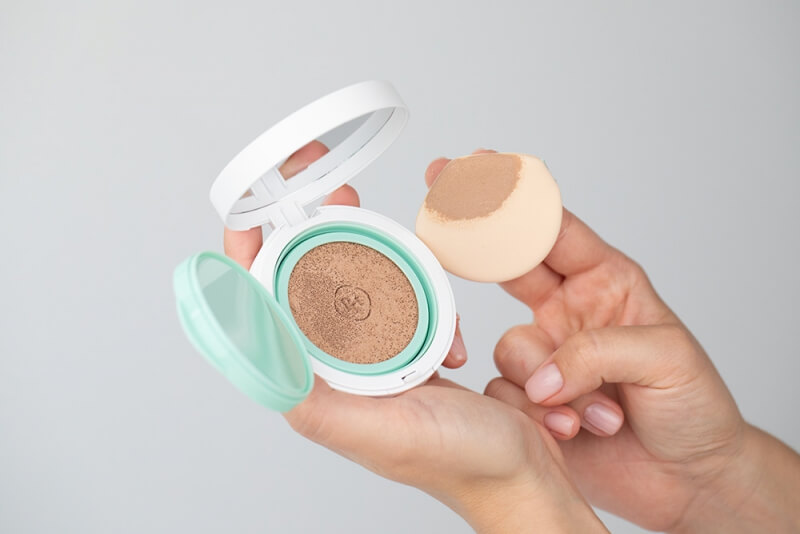 Purito Seoul Wonder Releaf Centella BB Cushion Kompaktowy regenerujący krem BB (kolor 21 Light Beige) 2x 15 g