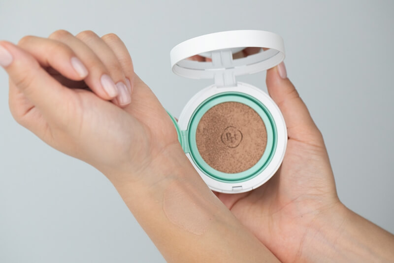 Purito Seoul Wonder Releaf Centella BB Cushion Kompaktowy regenerujący krem BB (kolor 21 Light Beige) 2x 15 g