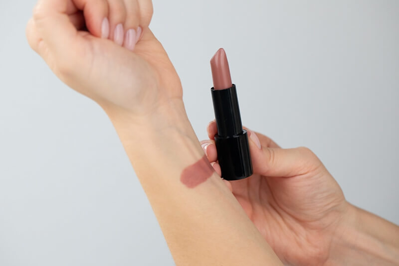 RVB LAB Make Up Hydra Boost Creamy Lipstick Nawilżająca pomadka (nr 51 Nude Addicted) 3,5 g