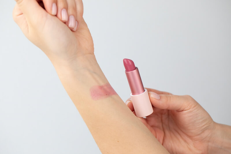 RVB LAB Make Up Volumising Lip Balm Intensywnie wypełniająca pomadka (nr 43) 3,7 g
