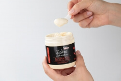 Zielone Laboratorium Peeling + Balsam Poprawiający Koloryt Skóry ZESTAW Marchewka i płatki owsiane 350 g + Pomidor i marchewka 250 ml + Kosmetyczka 1 szt