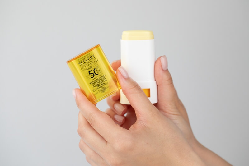 Selvert Thermal Anti - Ageing Invisible Protection Stick SPF 50 Sztyft ochronny twarz i ciało 15 ml