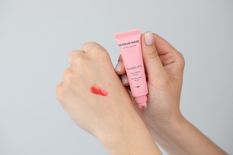 Sensum Mare AlgoLips Juicy Tinted Lip Oil Soczysty olejek do ust (kolor Carmine) 10 ml